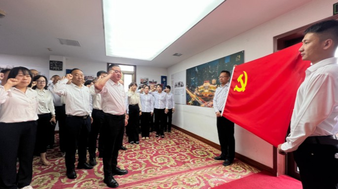 甘肃文旅酒店集团开展“重温历史足迹 ，永葆党员初心，凝心聚力迎‘七一’”主题党日活动