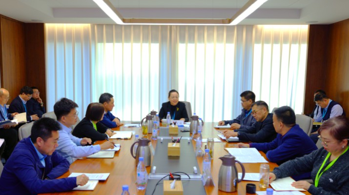 1月8日-14日，甘肃文旅集团组织召开经理层成员系列专题会，深度研判当前面临的机遇与挑战，系统谋划2026年生产经营工作思路和举措。会议以每个子公司为专题分别召开，先后进行了7场。会上，集团相关职能部