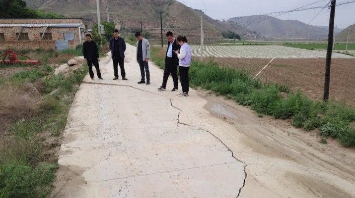 甘肃文旅集团驻村工作队闻汛而动筑牢乡村安全防线