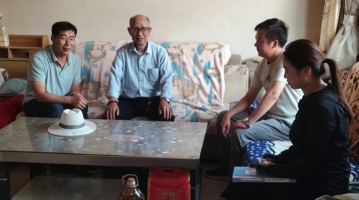 七一慰问暖人心 薪火相传守初心——甘肃文旅集团驻村工作队走访慰问高龄老党员